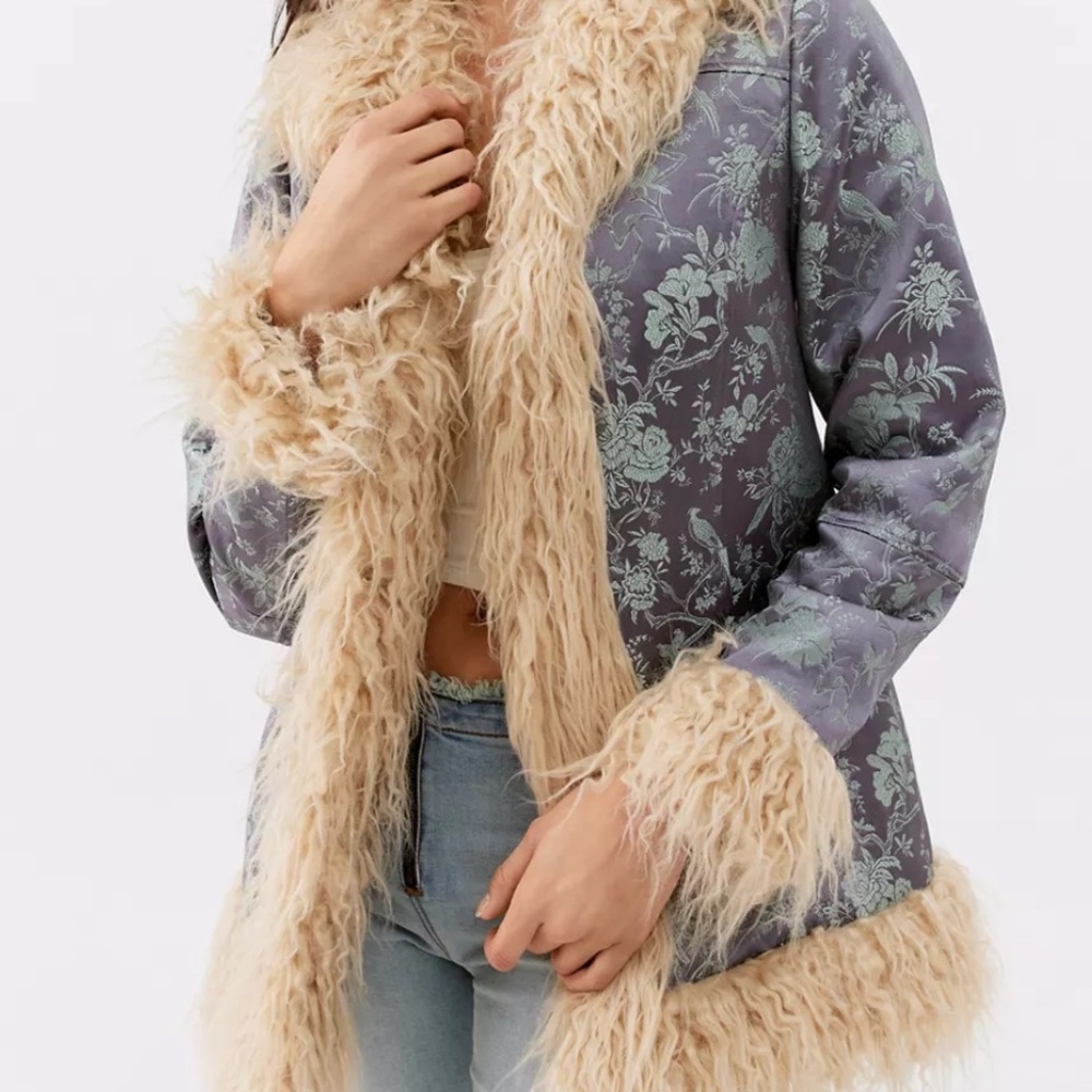UO Amber Brocade Faux Fur 🪻✨💜